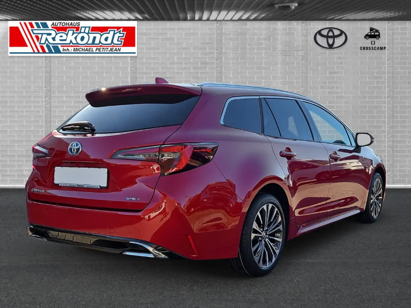 Toyota Corolla Touring Sports 2.0 Hybrid Team Deutschland ACC RFK Rood - 2