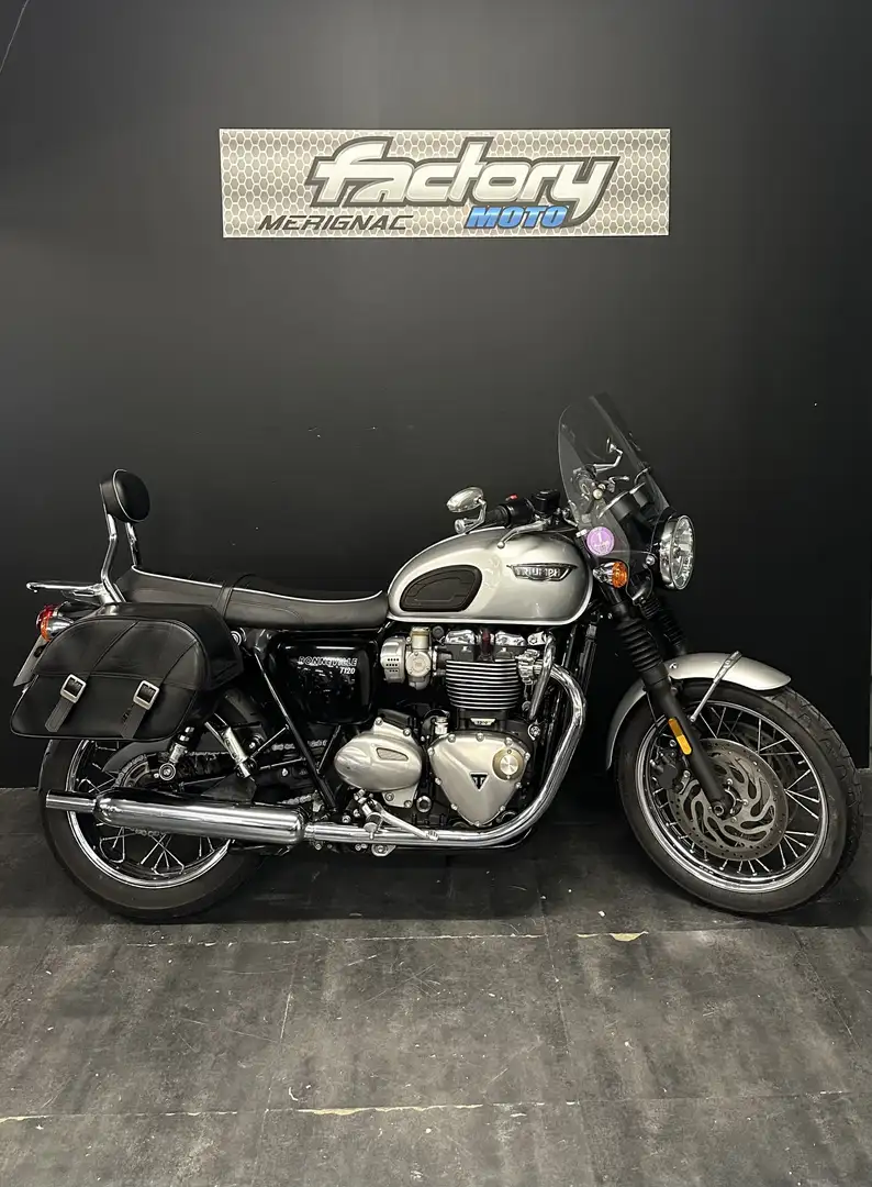 Triumph Bonneville T120 Gris - 1