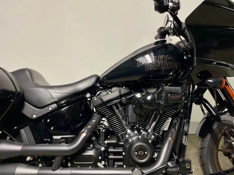 Harley-Davidson Lowrider ST - foto 2