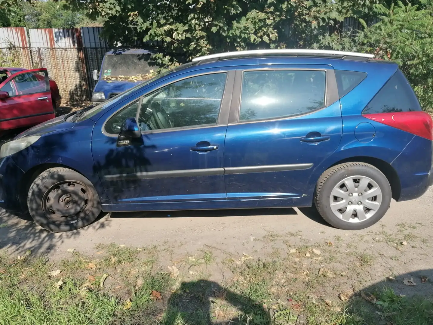 Peugeot 207 Tendance Blau - 2