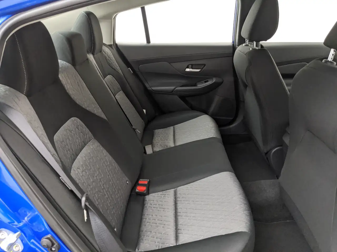 Nissan Sentra снимка Nissan Sentra