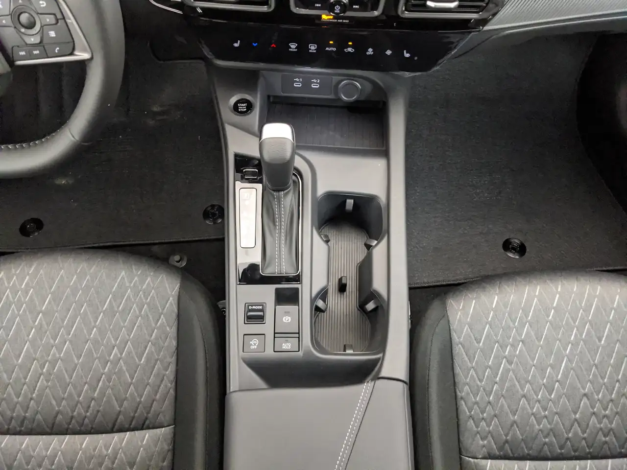Nissan Sentra снимка Nissan Sentra