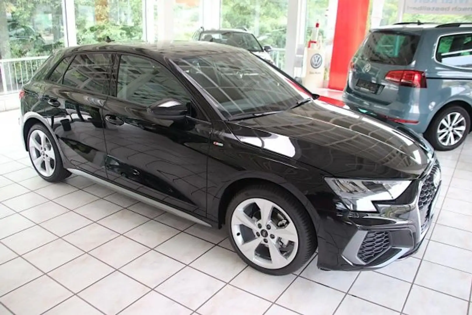 Audi A3 Sportback S-Line 35 TFSI S-tronic Bluetooth LED Black - 2
