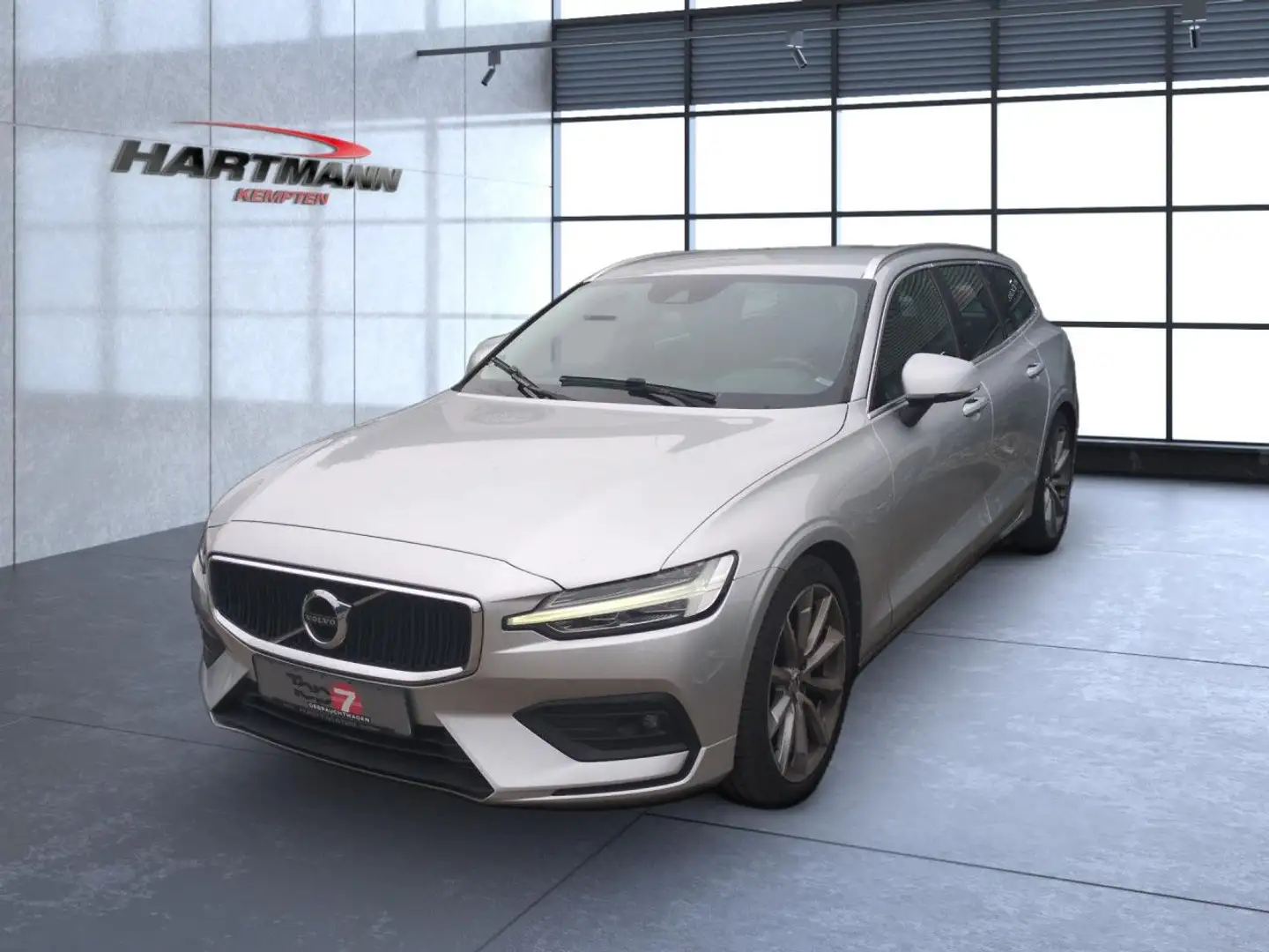 Volvo V60 Momentum Modell 2019 Bluetooth Navi LED Klima Argent - 2