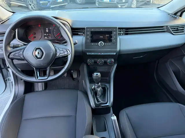 Renault Clio view 8