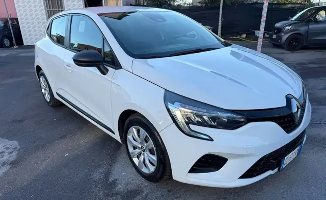 Renault Clio view 3