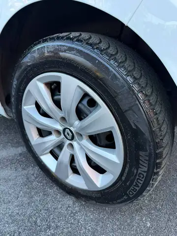 Renault Clio view 12
