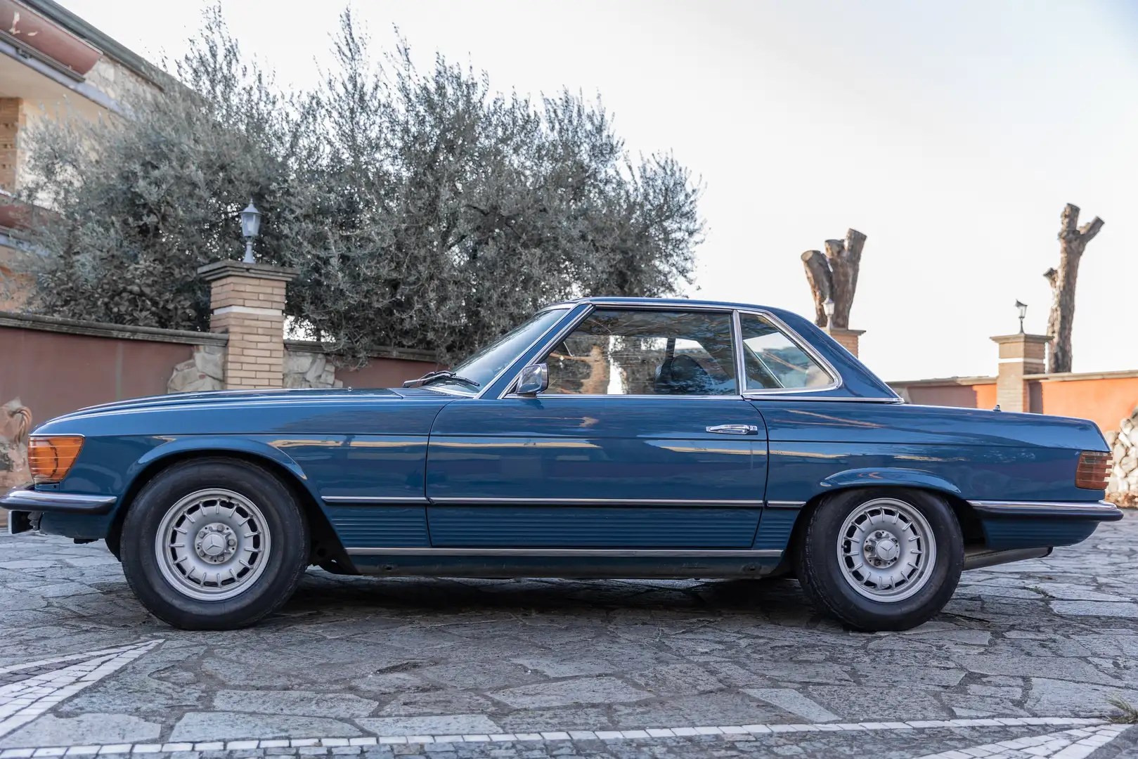 Mercedes-Benz 350 Modrá - 1