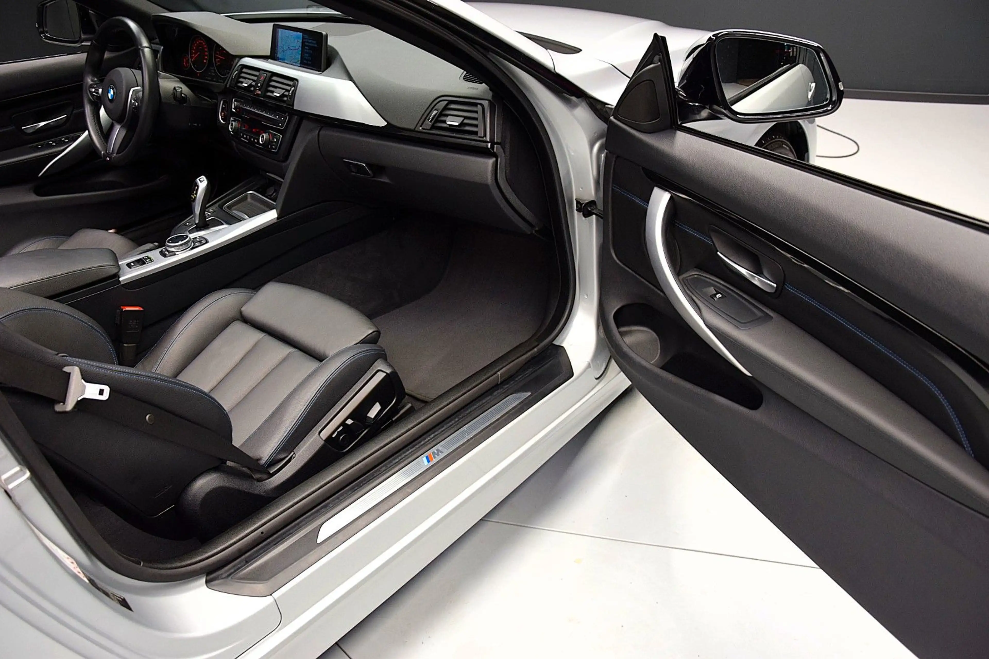 BMW 435 i Cabrio M Sport Memory Leder ShadowL. 1.Hand — photo 31
