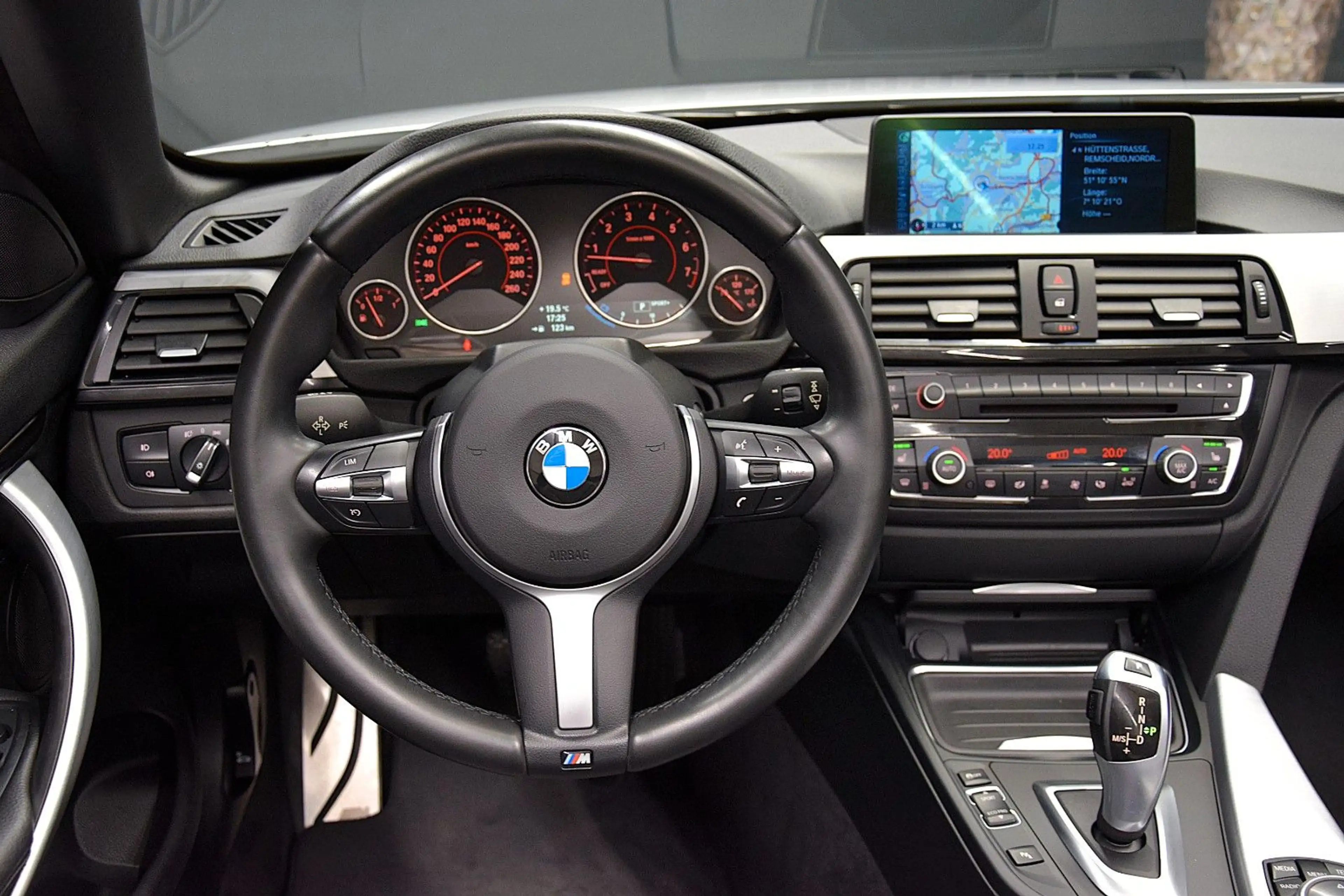 BMW 435 i Cabrio M Sport Memory Leder ShadowL. 1.Hand — photo 25