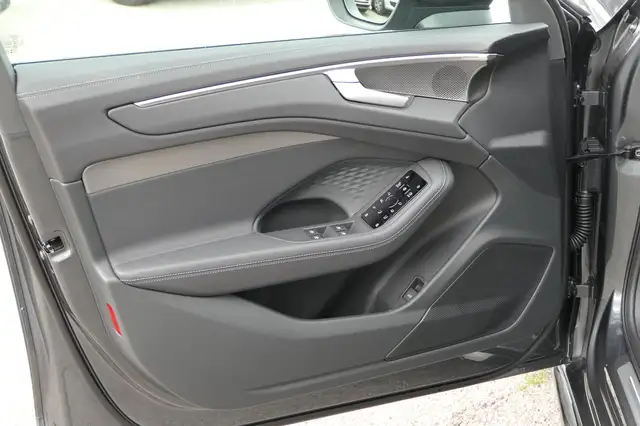 Audi A6 view 5