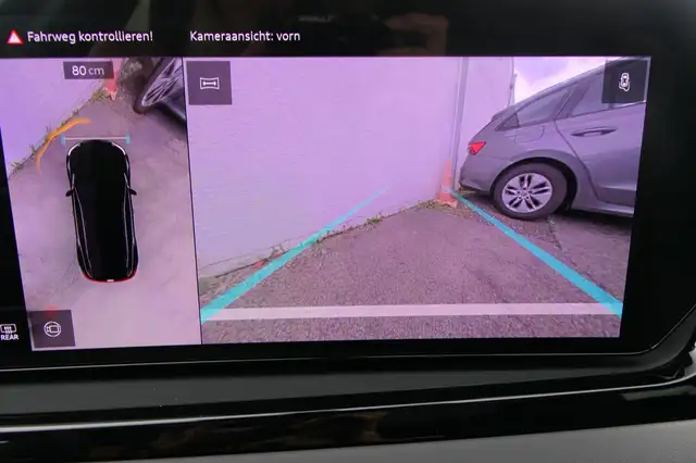 Audi A6 view 13