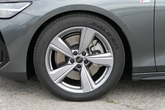 Audi A6 view 3