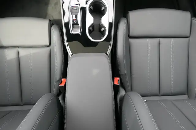 Audi A6 view 15