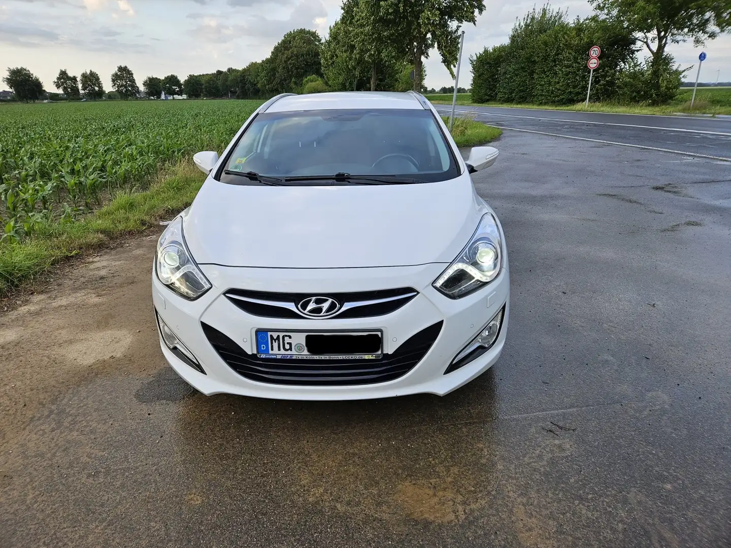 Hyundai i40 i40cw 1.6 Silver Edition UNFALLFREI Weiß - 1