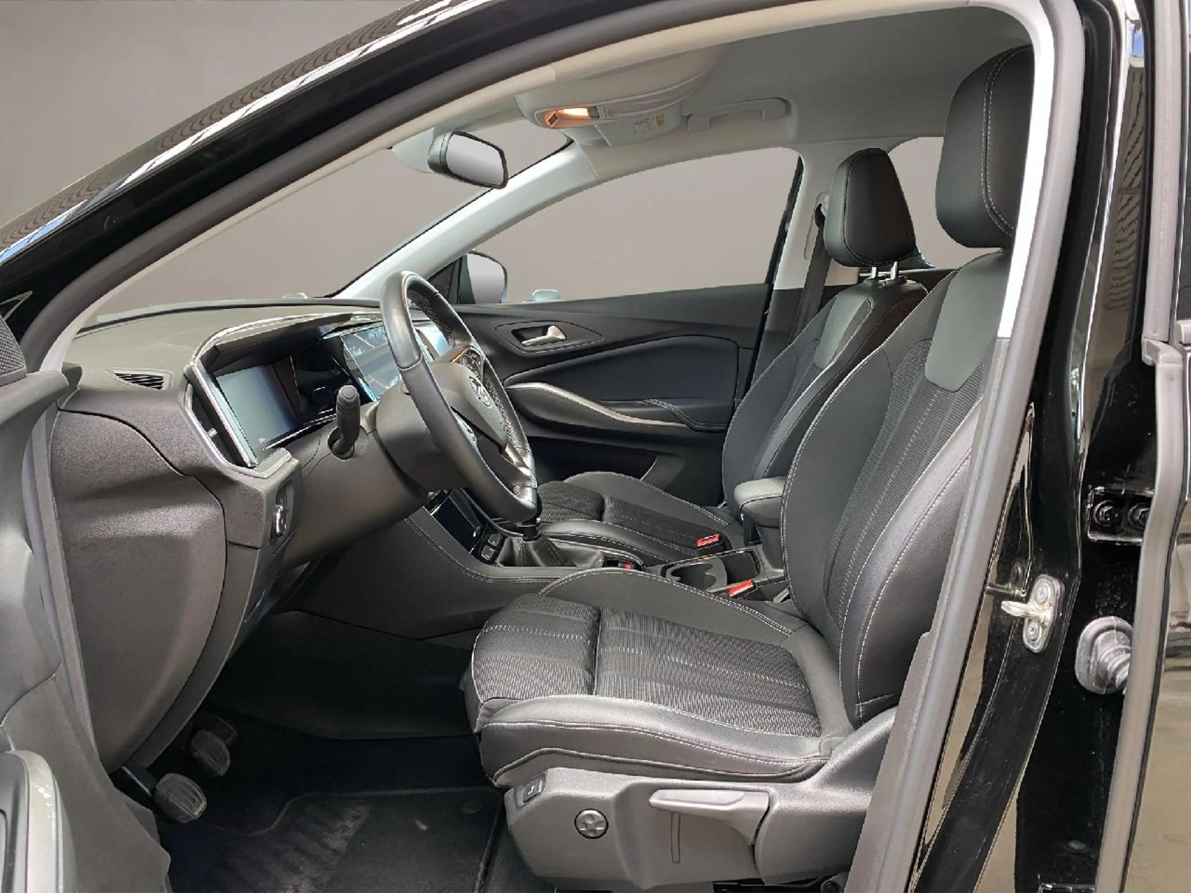 Opel Mokka-E e Elegance — photo 10
