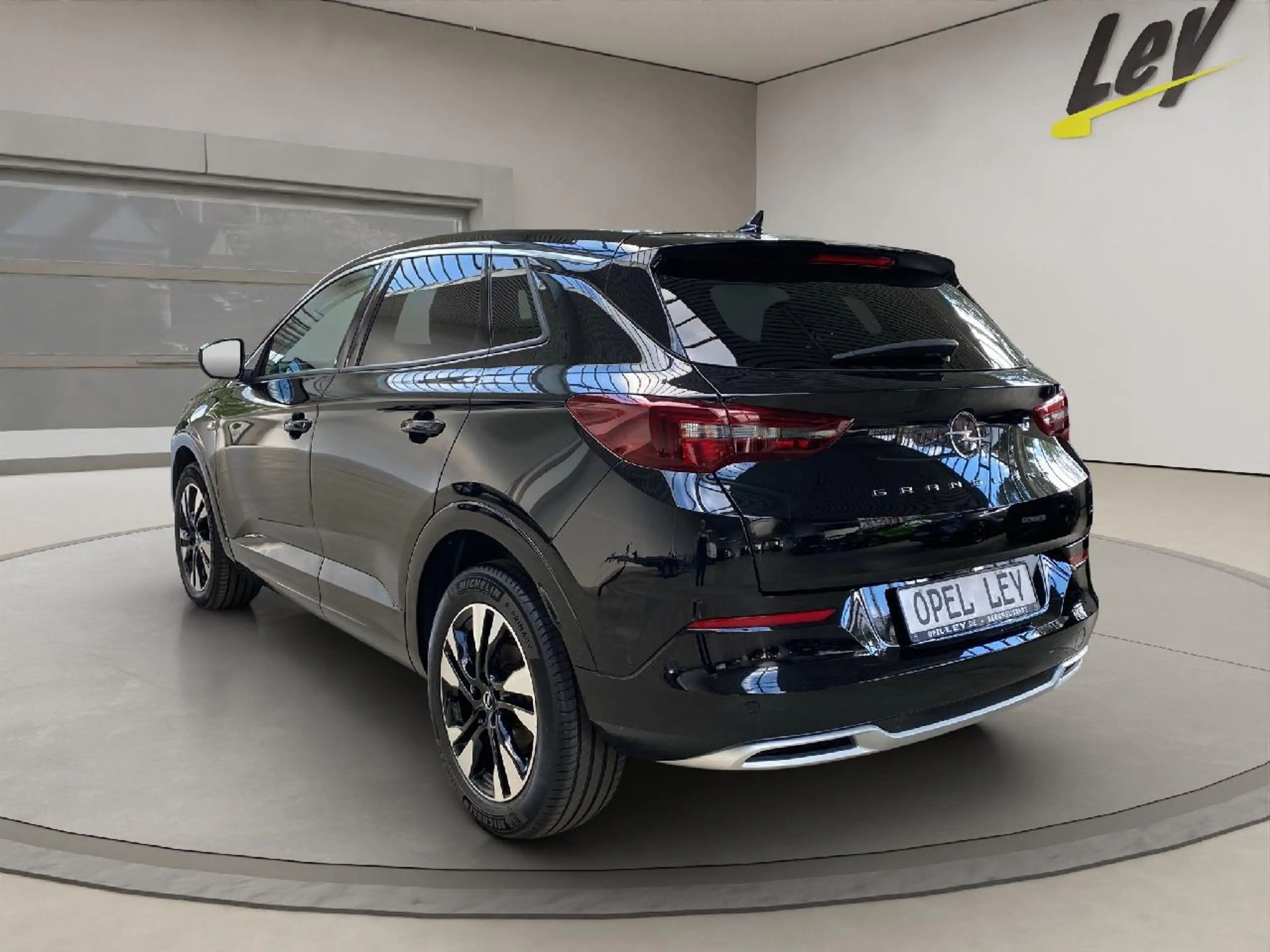 Opel Mokka-E e Elegance — photo 3