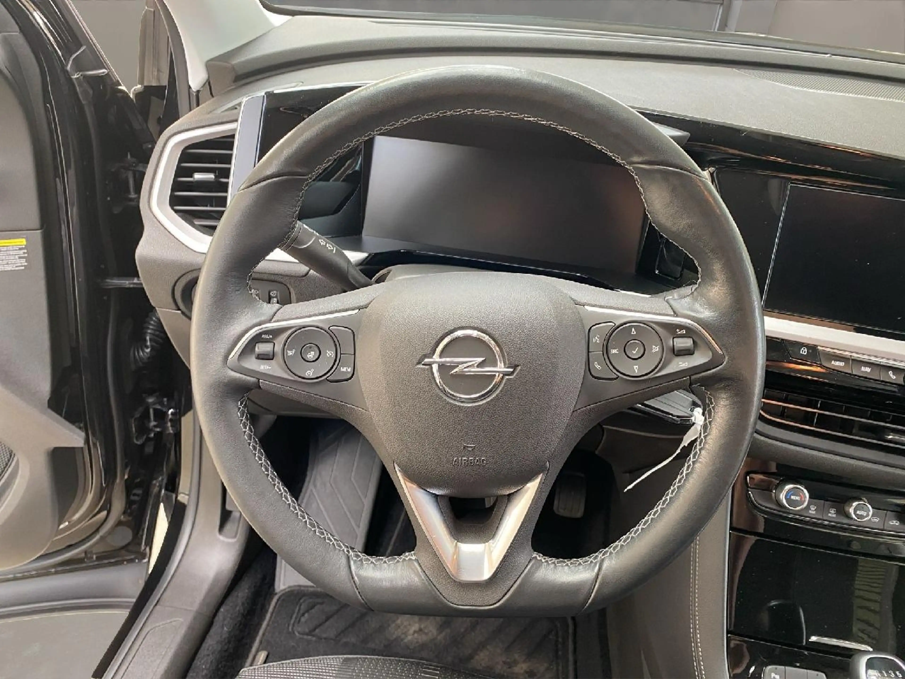 Opel Mokka-E e Elegance — photo 11