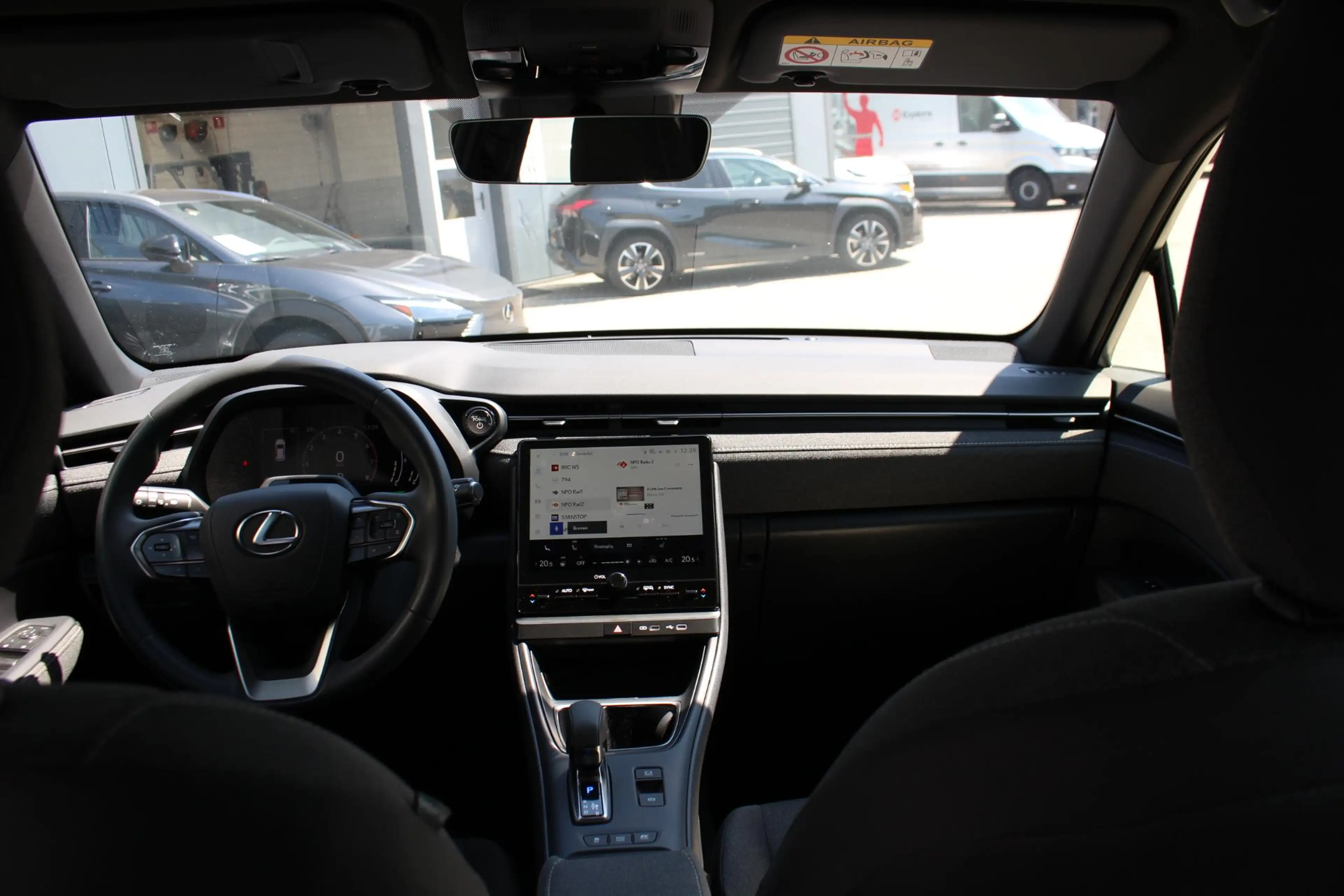 Lexus LBX 2WD STOELVERW STUURVERW PARK-SENSOR BLIND-SPOT CAR — photo 31