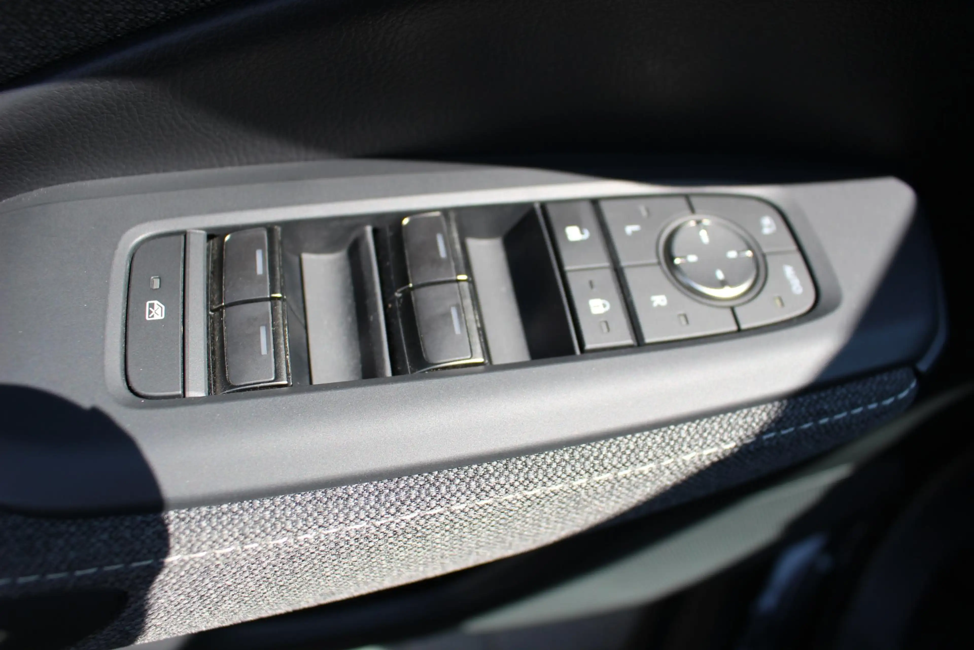 Lexus LBX 2WD STOELVERW STUURVERW PARK-SENSOR BLIND-SPOT CAR — photo 15