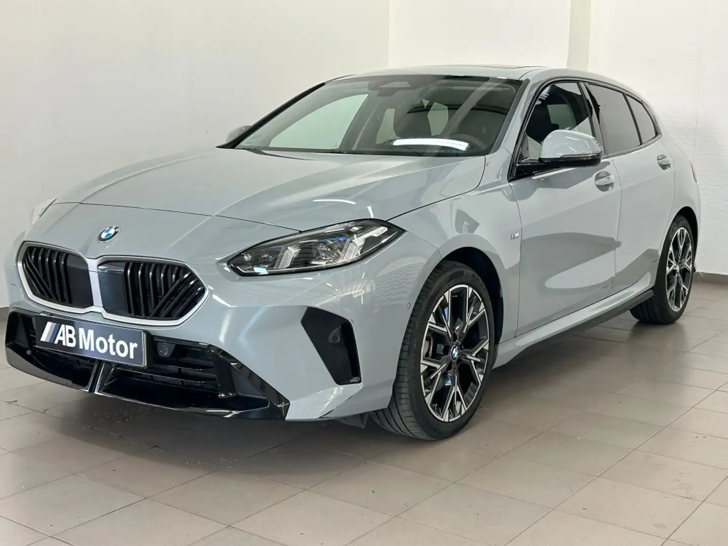 BMW 116 120iA M Sport Gris - 1