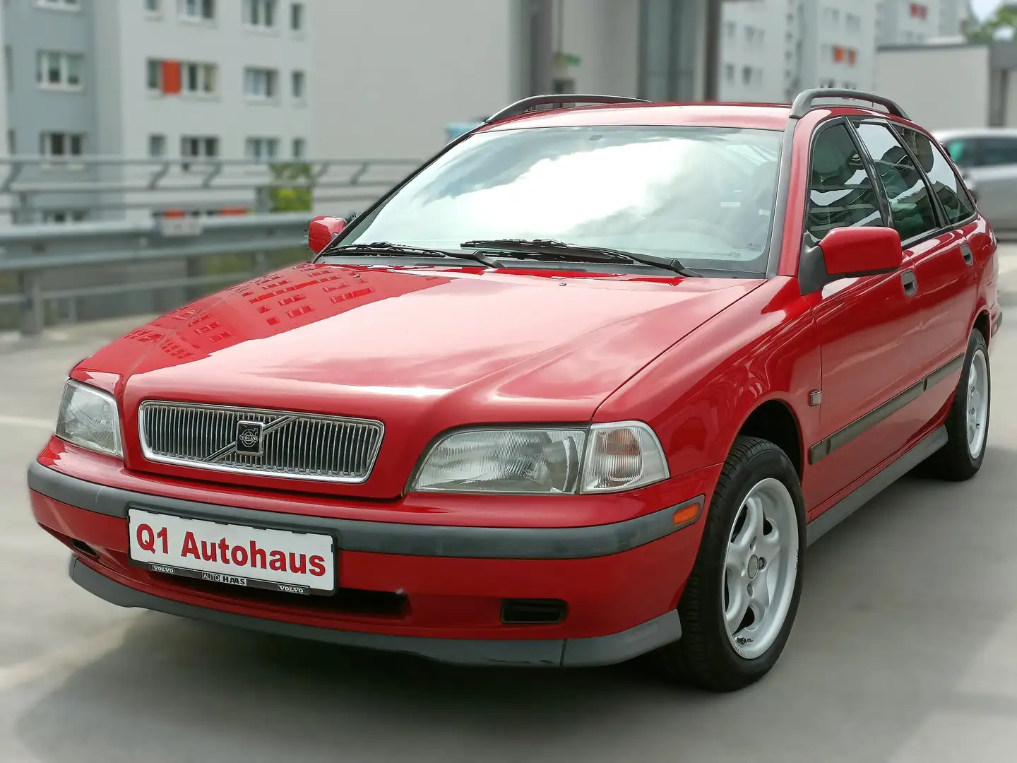 Volvo V40 1.8 Rot - 1