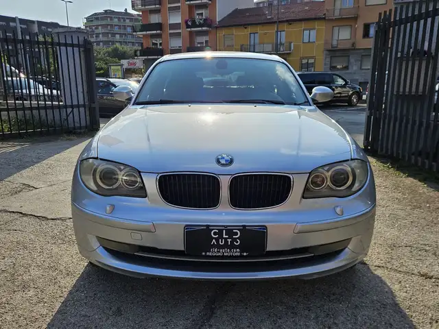 BMW 1 Series view 2