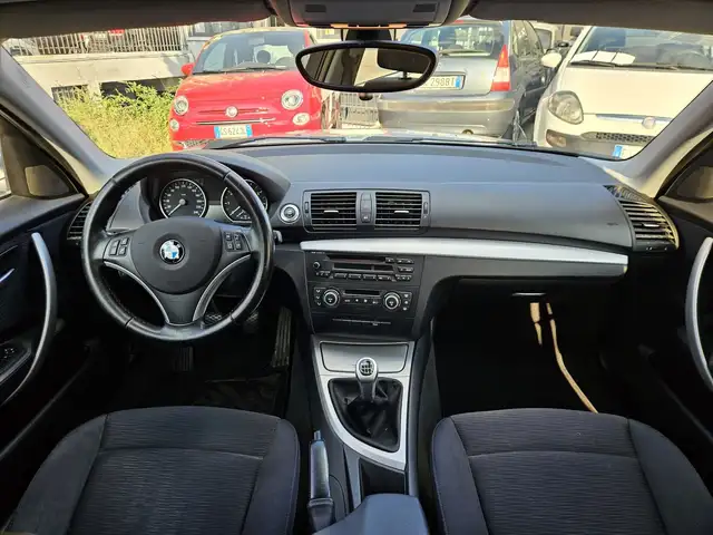 BMW 1 Series view 9