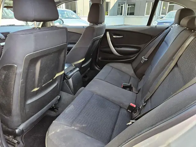 BMW 1 Series view 8