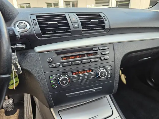 BMW 1 Series view 14