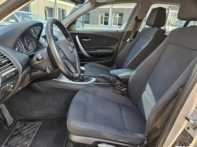 BMW 1 Series view 7