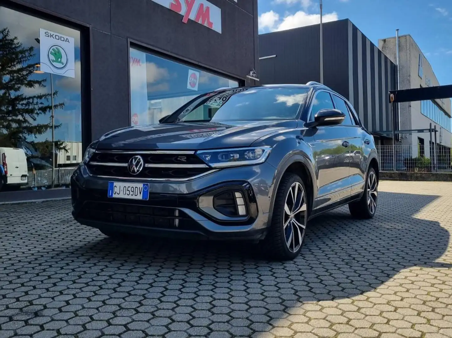 Volkswagen T-Roc T-Roc 2.0 tdi R-Line 150cv dsg Grigio - 1