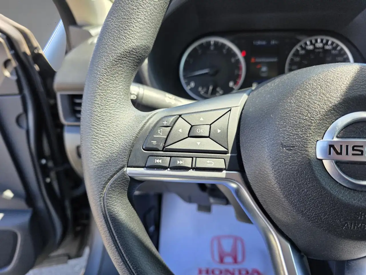 Nissan Sentra снимка Nissan Sentra