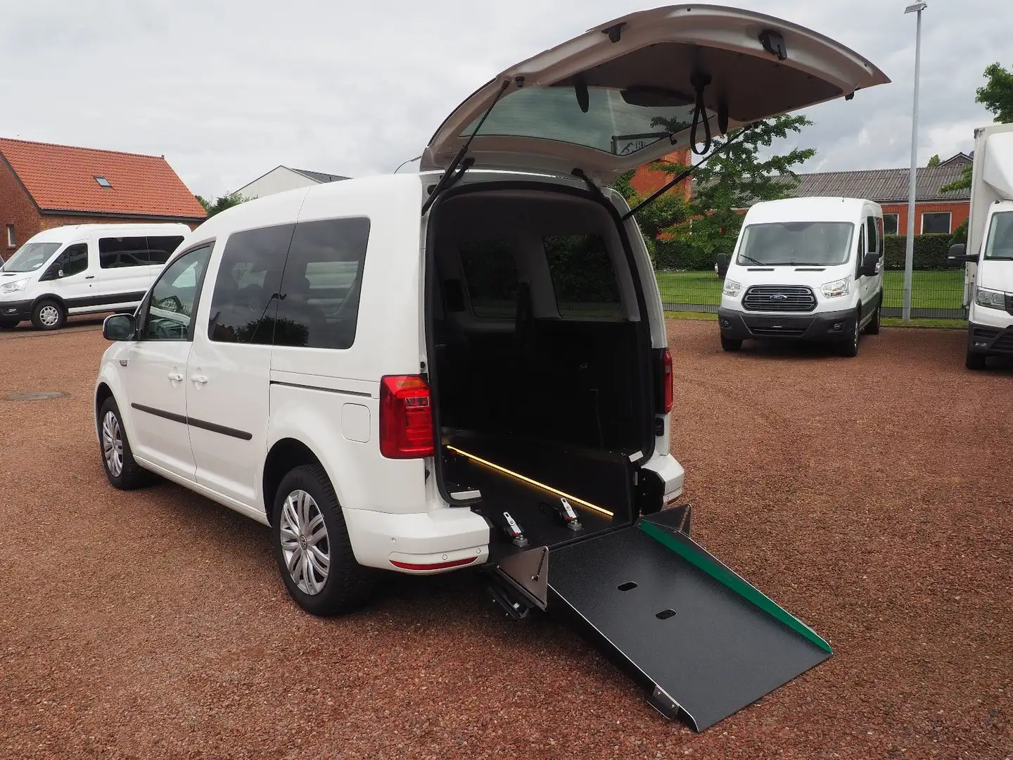 Volkswagen Caddy Kamera Navi Behindertengerecht Rampe Blanco - 1