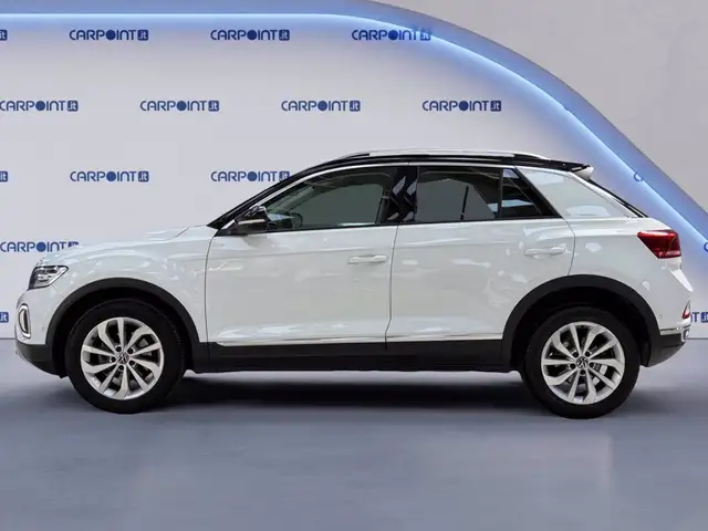 Volkswagen T-Roc view 3