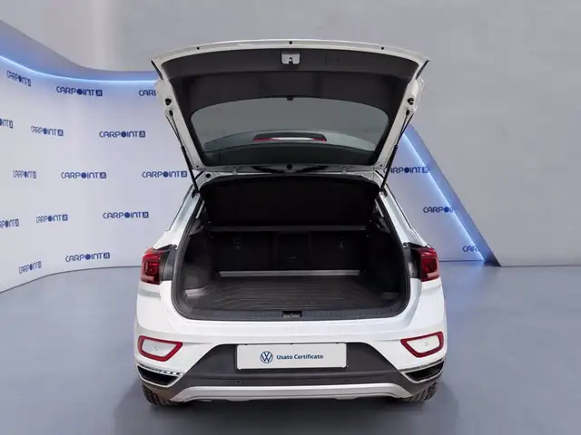 Volkswagen T-Roc view 18