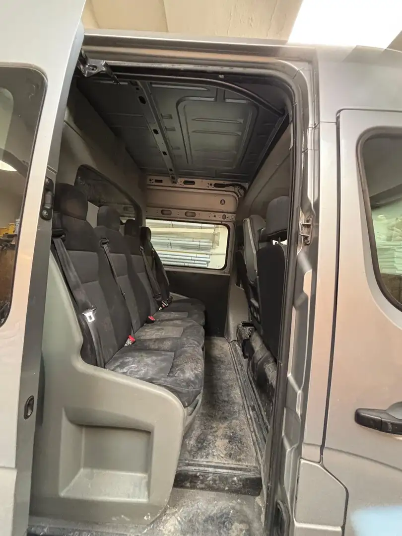 Renault Master 2.3 dCi 35 L2H2 Energy Tw.Turbo Confort Grijs - 2