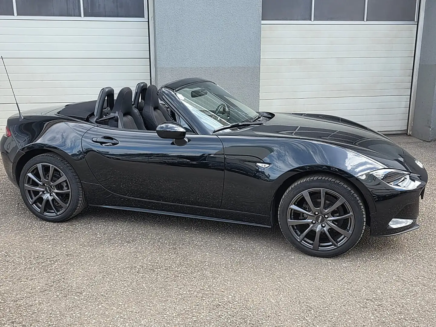 Mazda MX-5 G130 Cabrio Schwarz - 2