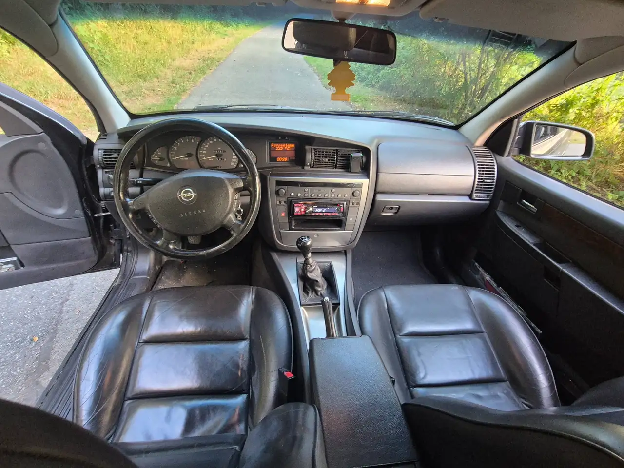 Opel Omega Caravan 2.5 V6, foto 12