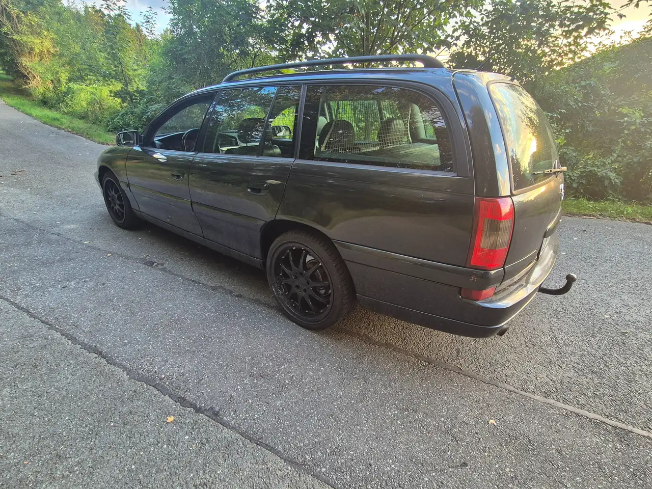 Opel Omega Caravan 2.5 V6, foto 4