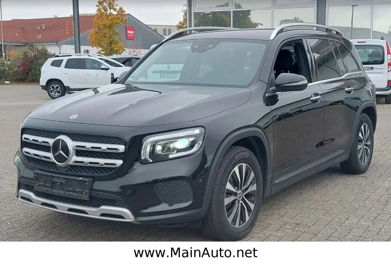 Mercedes-Benz GLB 220