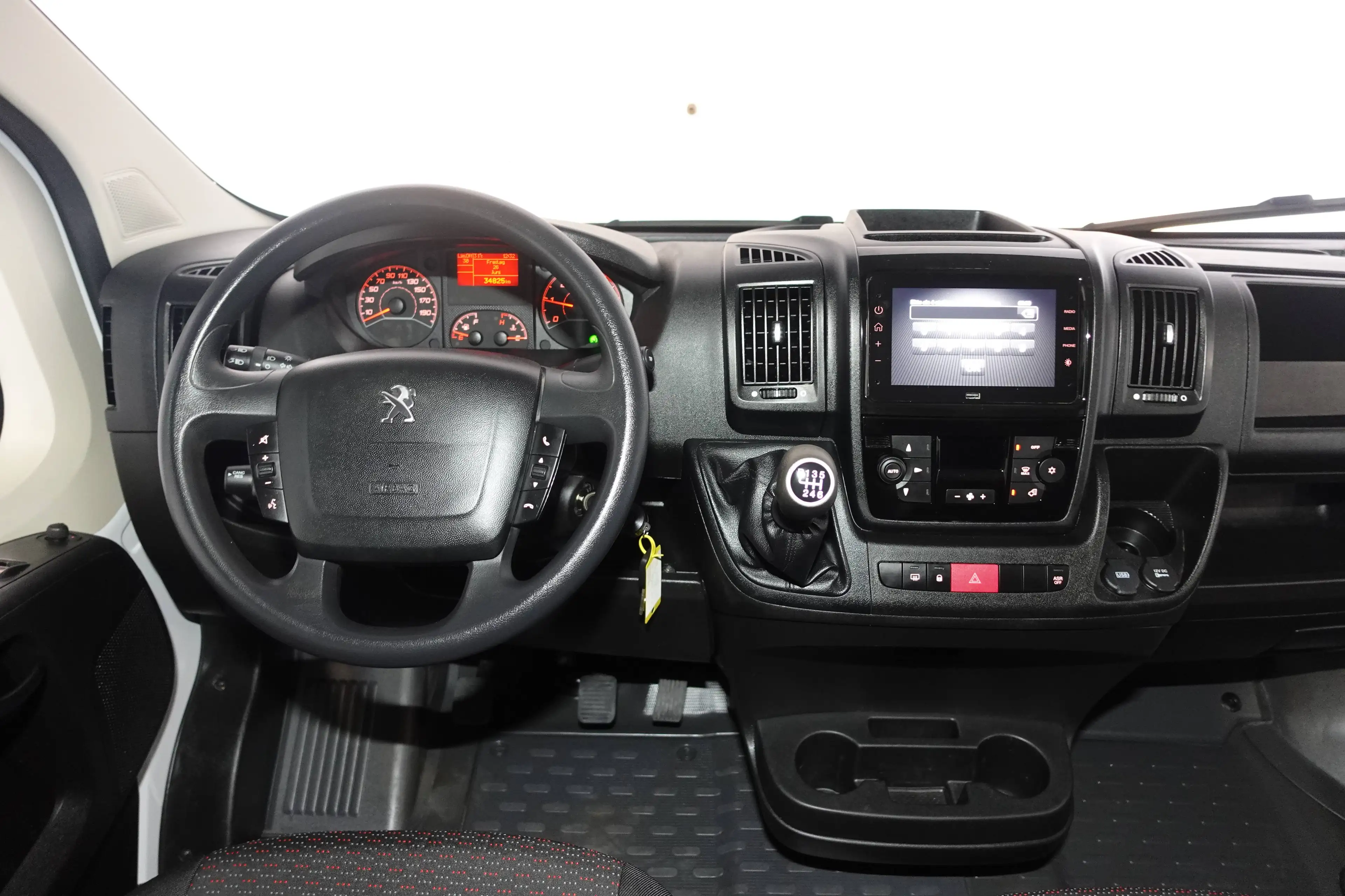 Peugeot Boxer 435 L4 BlueHDi 140 AHK Klima 7 Sitz Pritsche TÜV Neu — photo 13