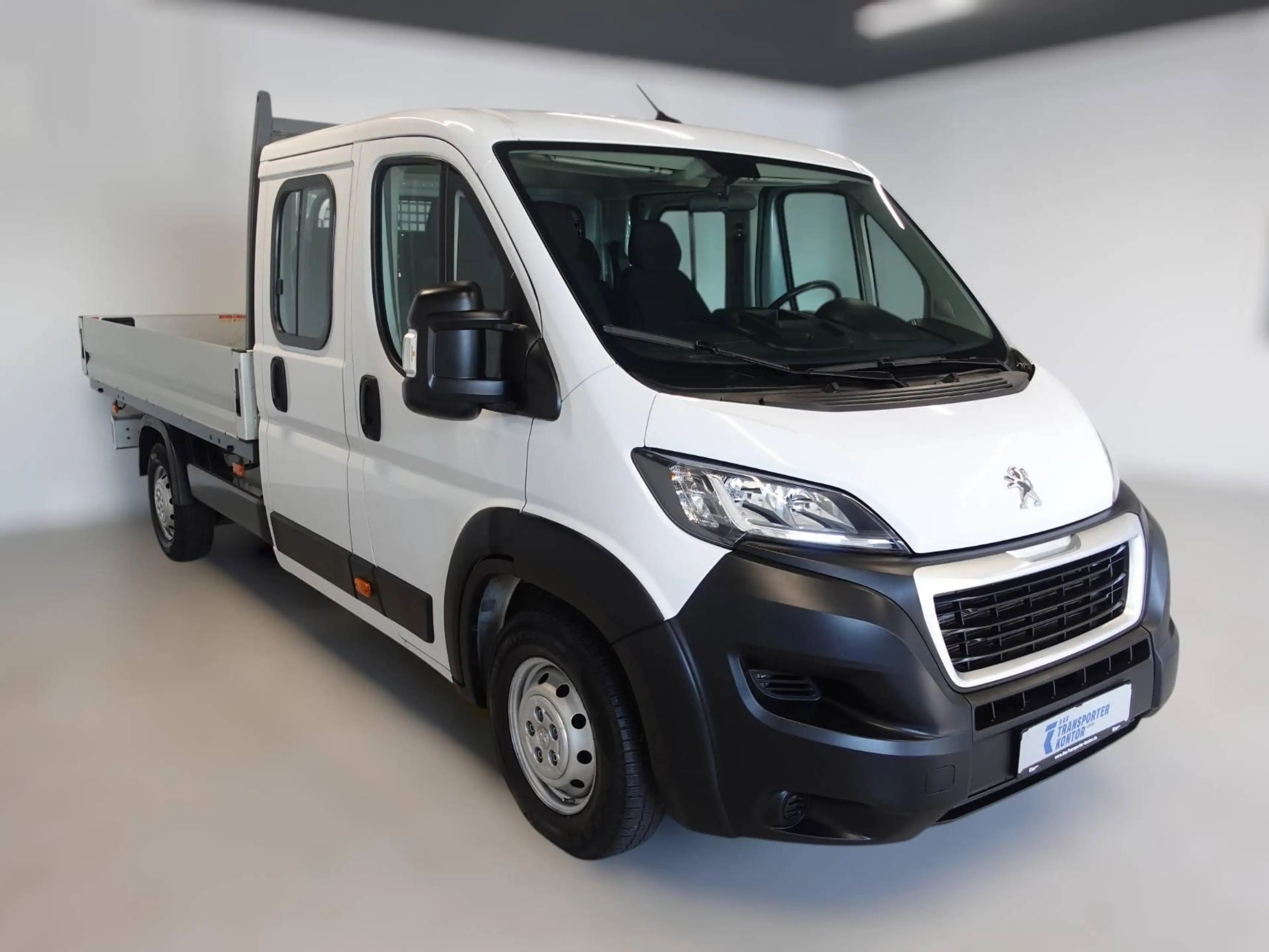 Peugeot Boxer 435 L4 BlueHDi 140 AHK Klima 7 Sitz Pritsche TÜV Neu — photo 3