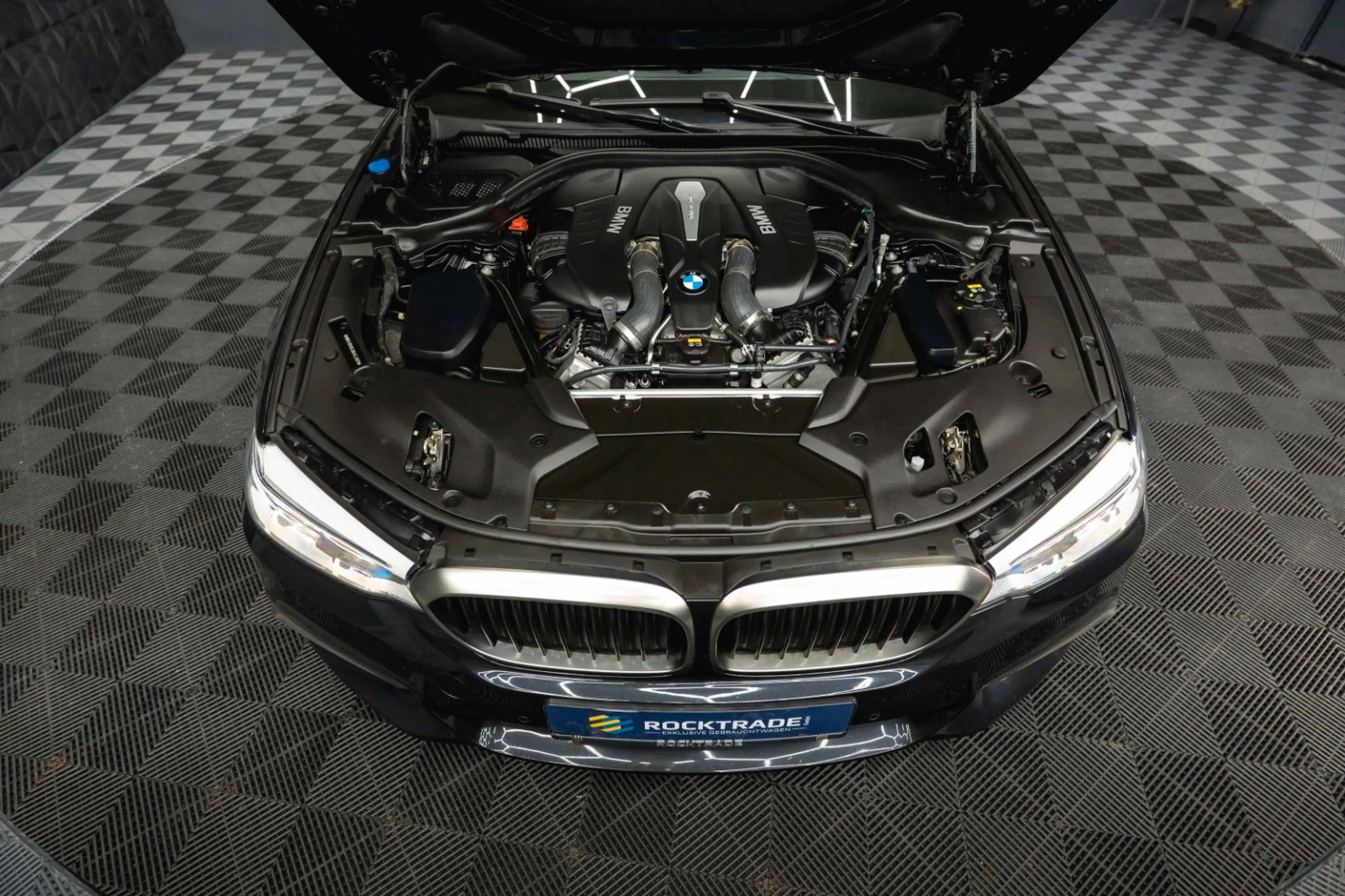 BMW 550 i xDrive Shadow Line | ACC | Massage | LED — photo 4