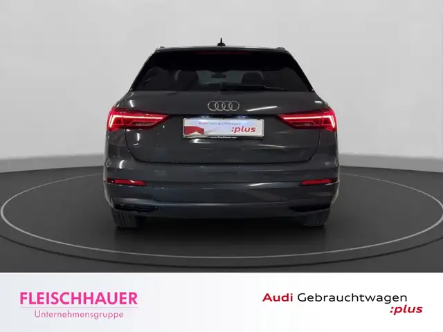 Audi Q3 view 6