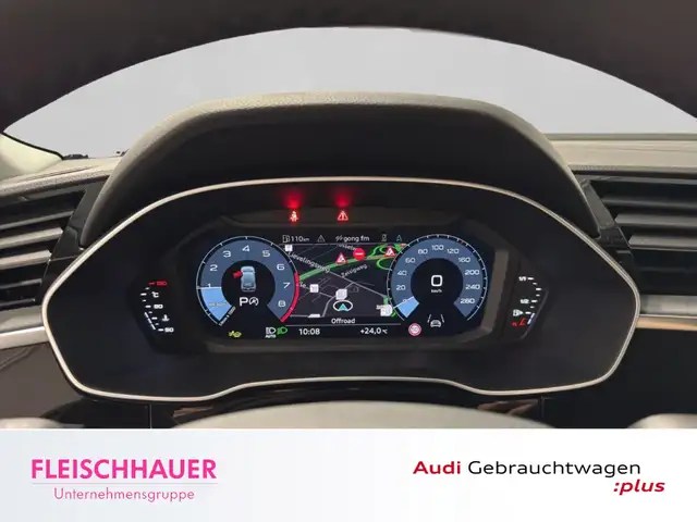 Audi Q3 view 12