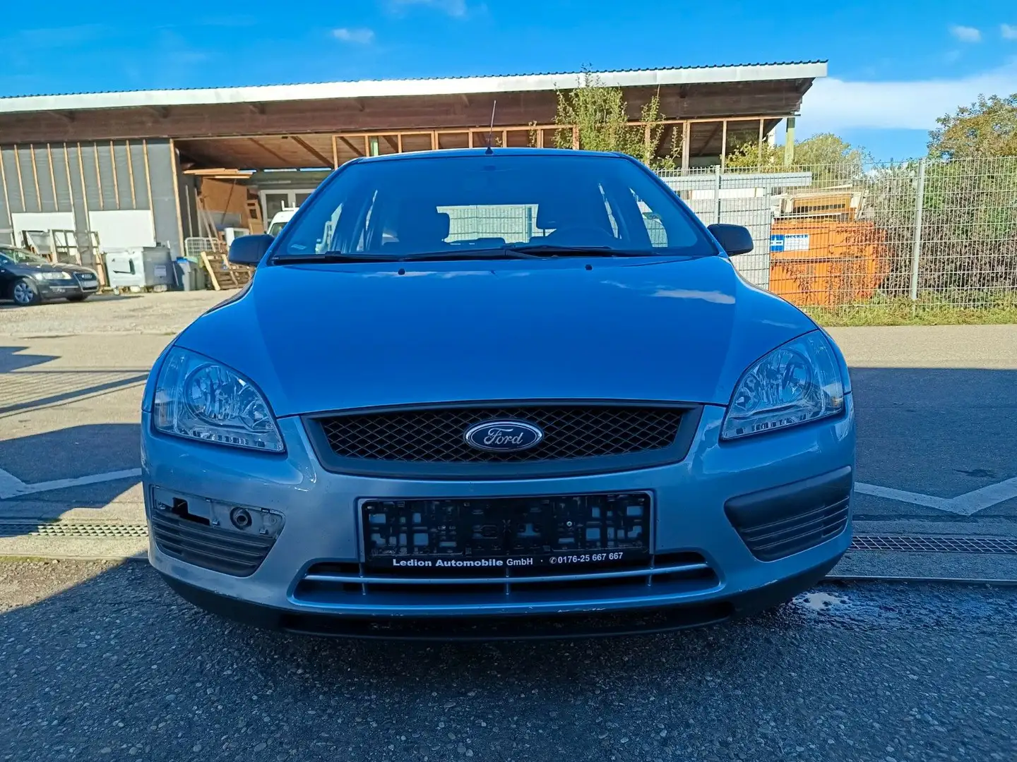 Ford Focus Lim. Trend mit TÜV Blu/Azzurro - 2