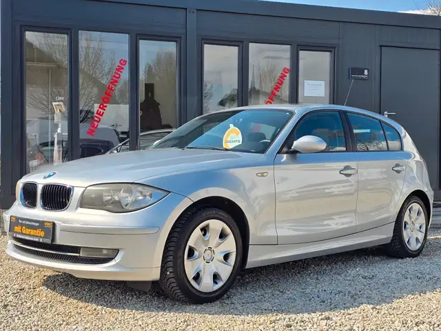 BMW 118 i *Navi*Schiebedach*wenig KM*