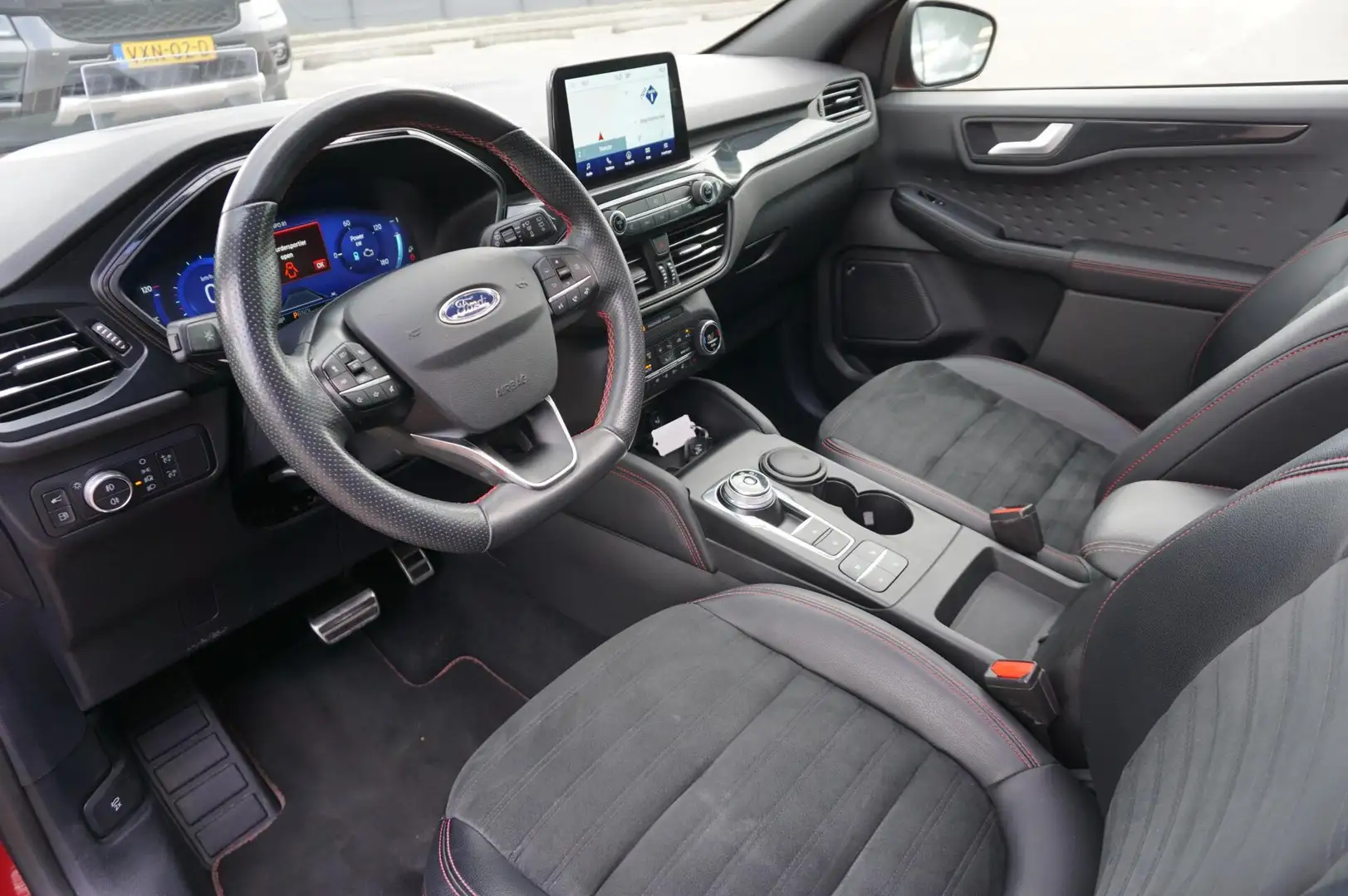 Ford Kuga 2.5 PHEV ST-Line X 225PK Trekhaak Winterpack Panod Rot - 2