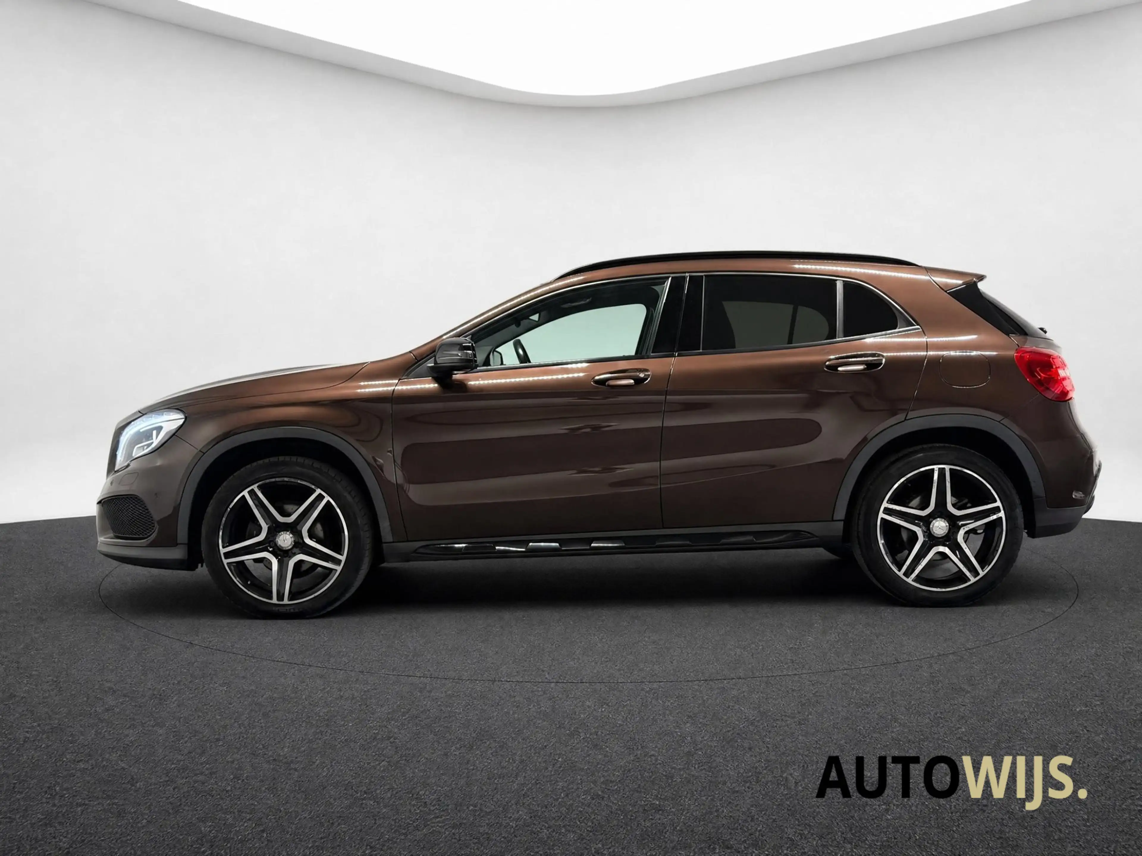 Mercedes-Benz GLA 200 Premium Plus|156PK|AMG|NAVI|CAMERA|FACELIFT|LED| — photo 10